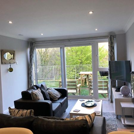 Captivating 2-Bed Villa In Millendreath Near 루 외부 사진